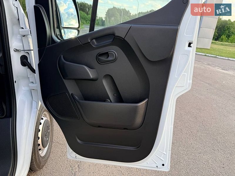 Грузовой фургон Renault Master 2023 в Киеве