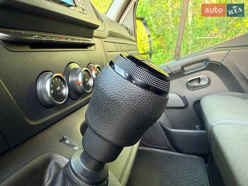 Грузовой фургон Renault Master 2023 в Киеве