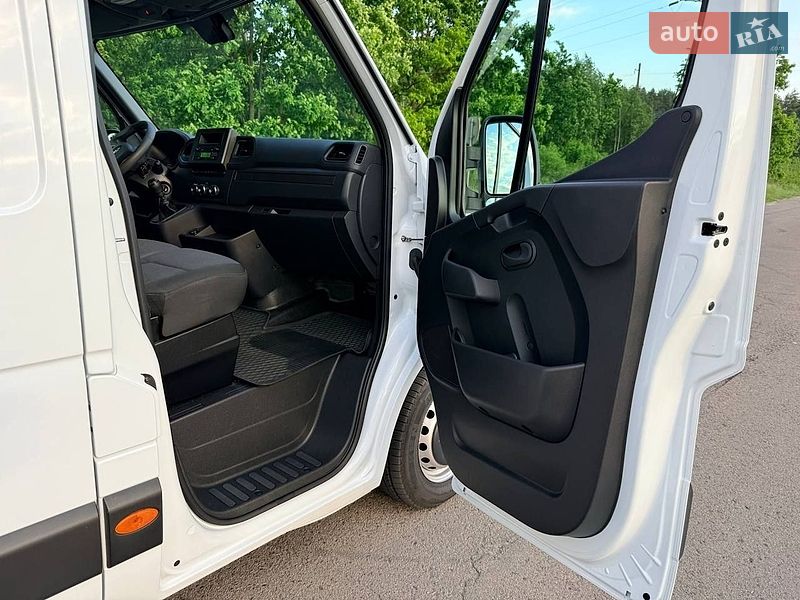 Грузовой фургон Renault Master 2023 в Киеве