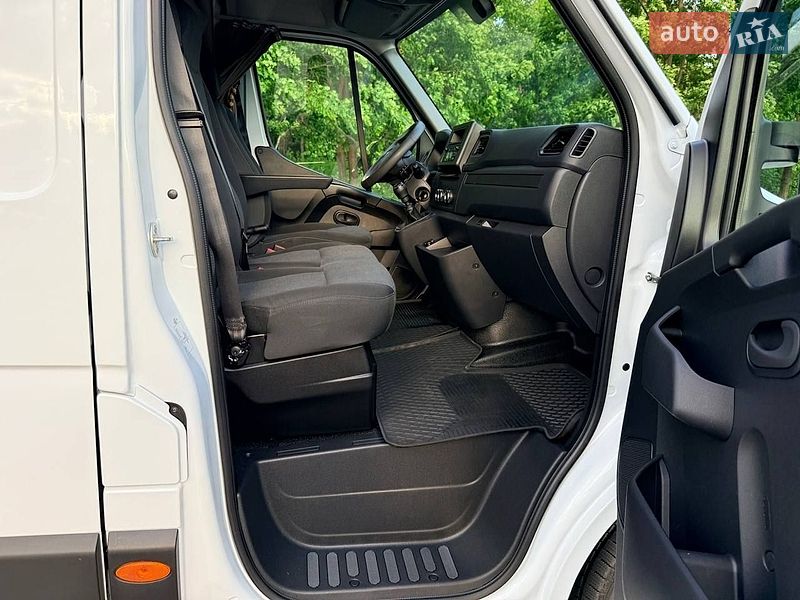 Грузовой фургон Renault Master 2023 в Киеве