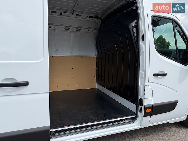 Вантажний фургон Renault Master 2022 в Радивиліві