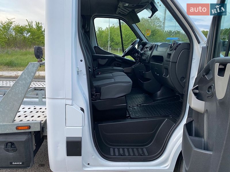 Евакуатор Renault Master 2018 в Радивиліві