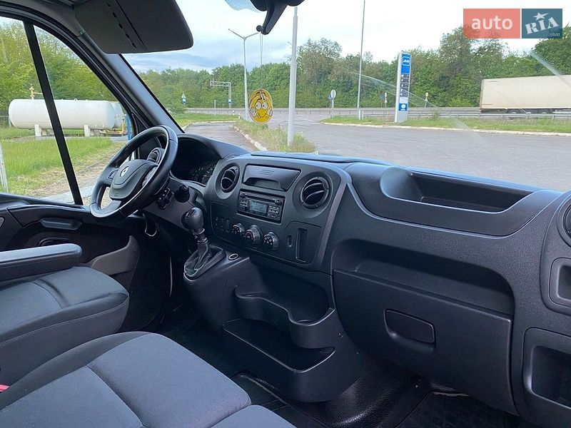 Евакуатор Renault Master 2018 в Радивиліві