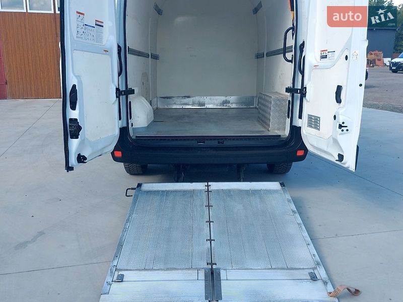 Грузовой фургон Renault Master 2021 в Млинове