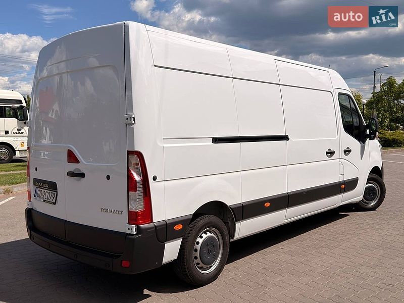 Вантажопасажирський фургон Renault Master 2022 в Полтаві