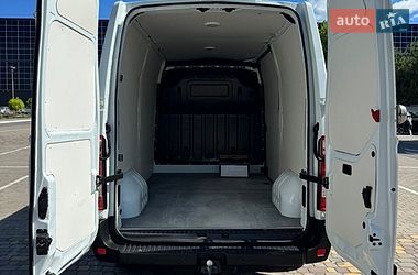 Вантажний фургон Renault Master 2017 в Луцьку