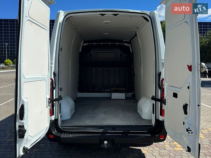 Вантажний фургон Renault Master 2017 в Луцьку