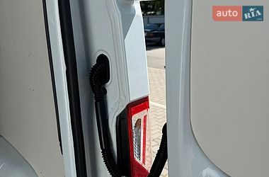 Вантажний фургон Renault Master 2017 в Луцьку