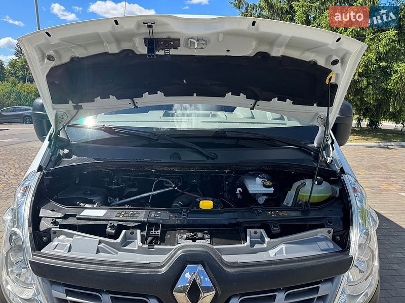 Вантажний фургон Renault Master 2017 в Луцьку
