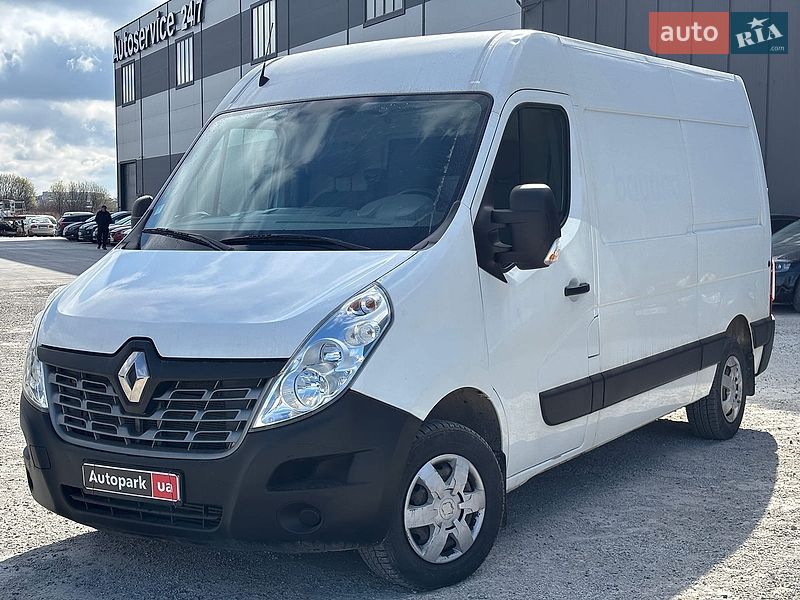 Вантажний фургон Renault Master 2017 в Львові
