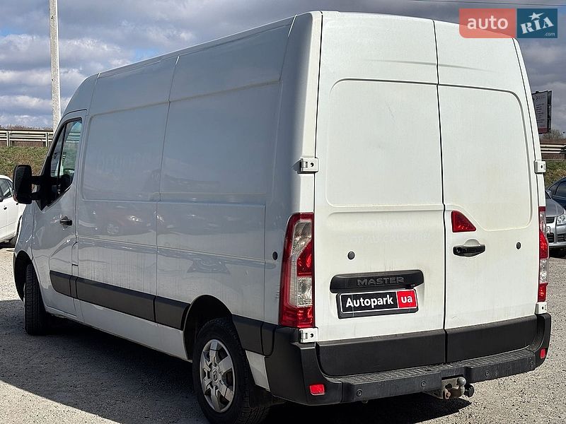 Вантажний фургон Renault Master 2017 в Львові