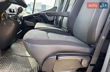 Вантажний фургон Renault Master 2017 в Львові