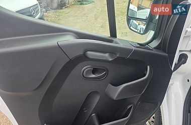 Вантажний фургон Renault Master 2022 в Стрию