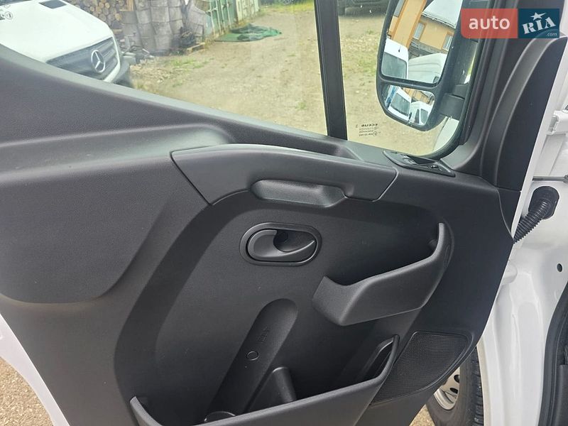 Вантажний фургон Renault Master 2022 в Стрию