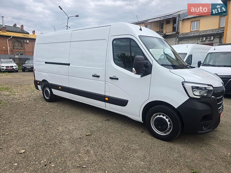 Вантажний фургон Renault Master 2022 в Стрию