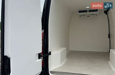 Вантажний фургон Renault Master 2019 в Львові