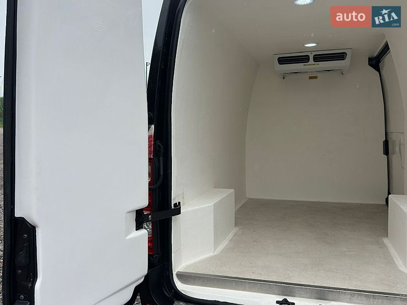Вантажний фургон Renault Master 2019 в Львові