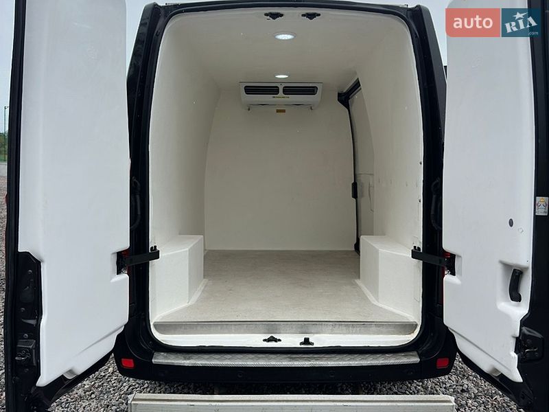 Вантажний фургон Renault Master 2019 в Львові