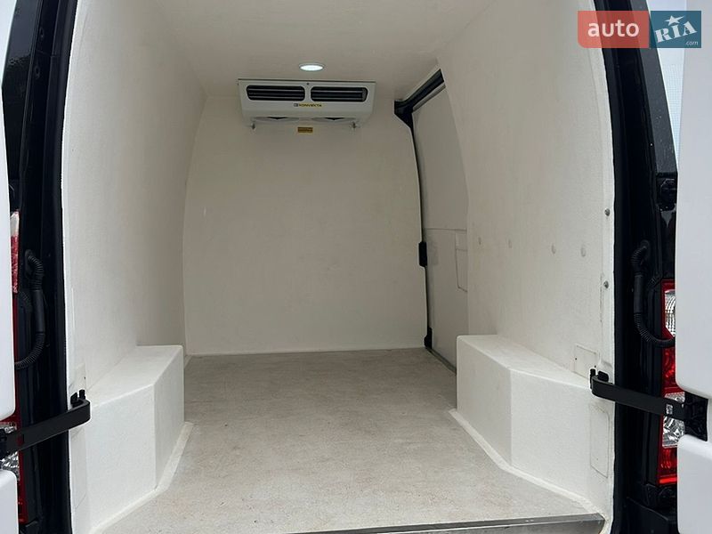 Вантажний фургон Renault Master 2019 в Львові