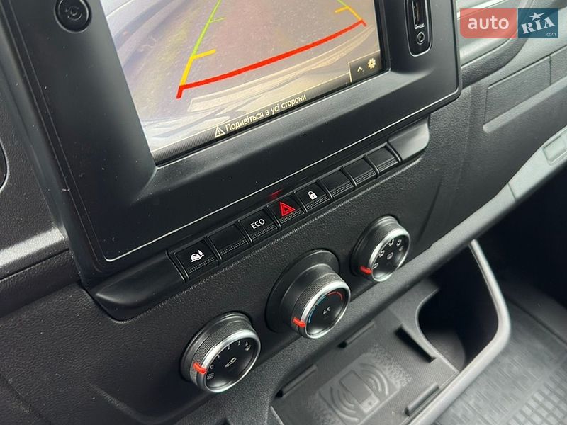Вантажний фургон Renault Master 2019 в Львові