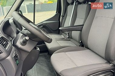 Вантажний фургон Renault Master 2019 в Львові