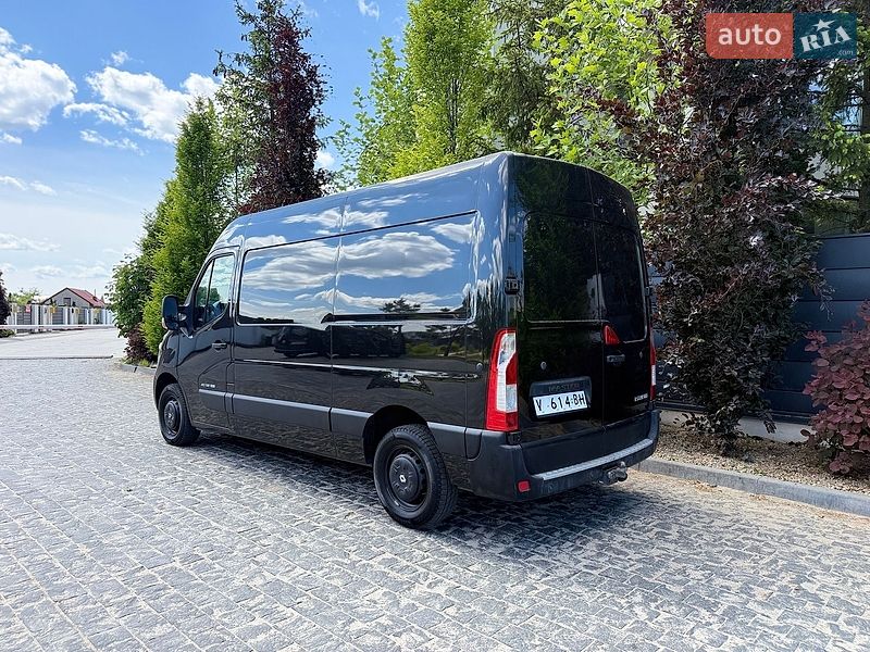 Вантажний фургон Renault Master 2016 в Львові