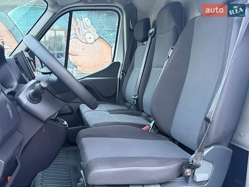 Вантажний фургон Renault Master 2021 в Луцьку