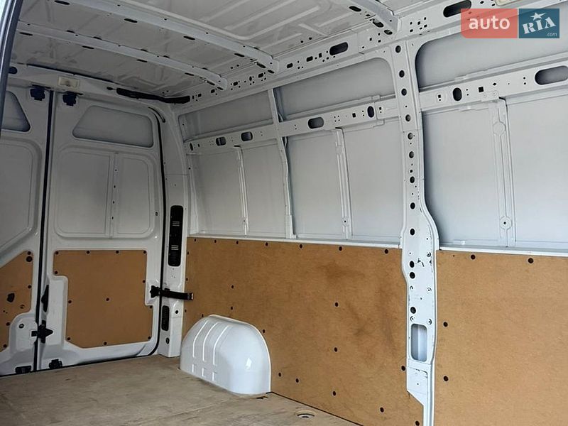 Вантажний фургон Renault Master 2021 в Луцьку