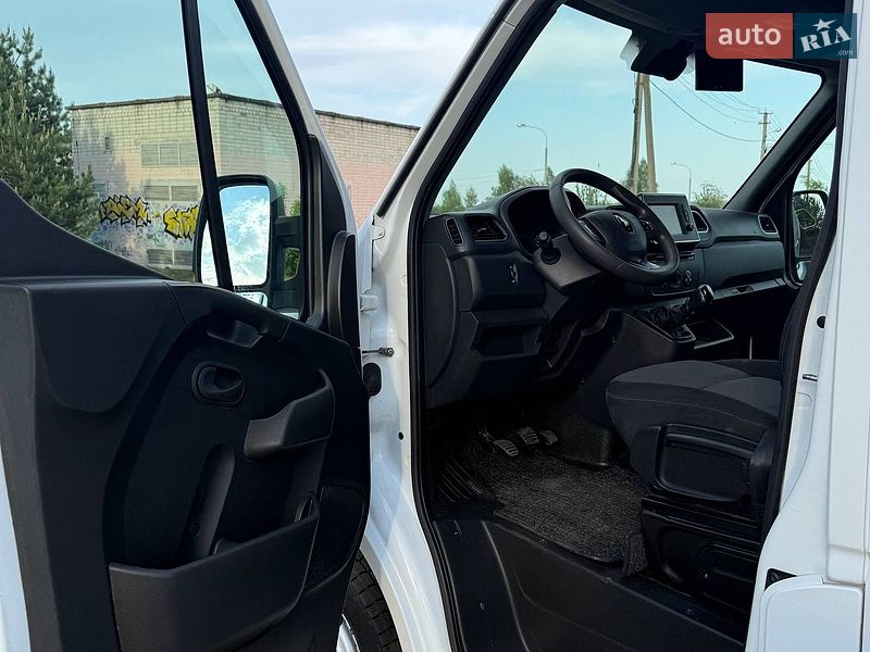 Вантажний фургон Renault Master 2020 в Володимирці