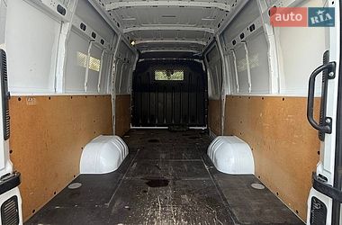 Вантажний фургон Renault Master 2020 в Володимирці