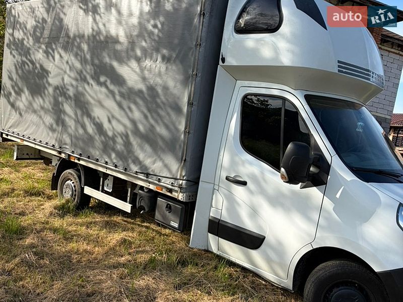 Грузовой фургон Renault Master 2016 в Ужгороде