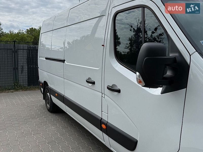 Вантажний фургон Renault Master 2022 в Львові