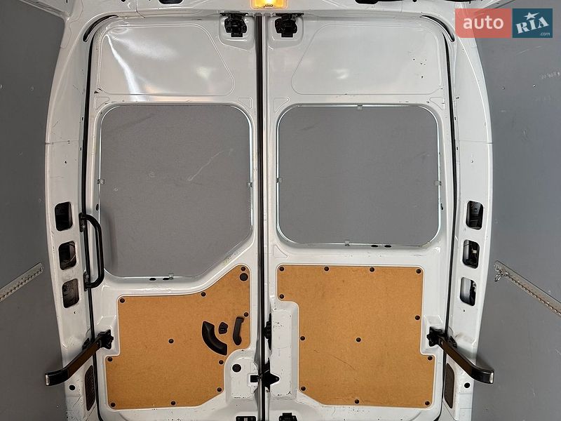 Вантажний фургон Renault Master 2022 в Львові