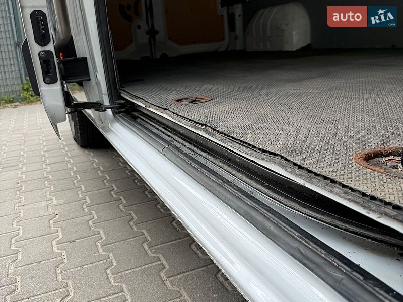 Вантажний фургон Renault Master 2022 в Львові