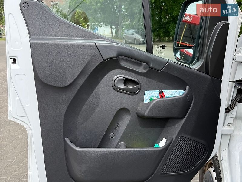 Вантажний фургон Renault Master 2022 в Львові