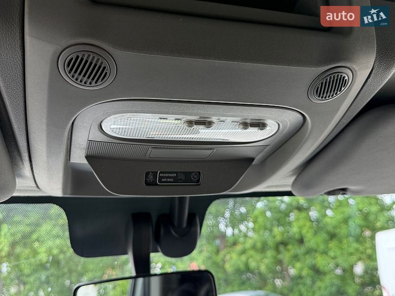 Вантажний фургон Renault Master 2022 в Львові