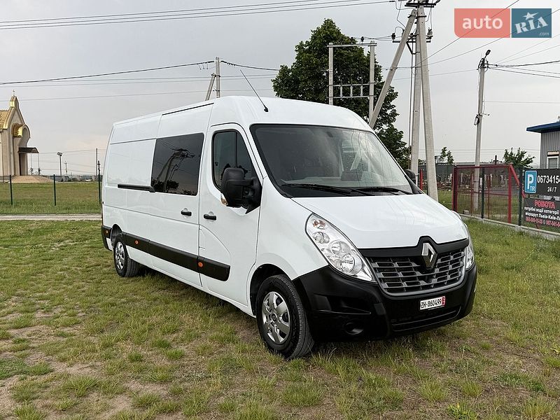 Вантажний фургон Renault Master 2017 в Львові