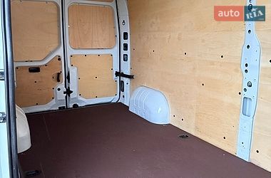Вантажний фургон Renault Master 2017 в Львові