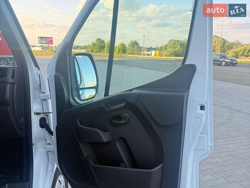 Грузовой фургон Renault Master 2023 в Днепре