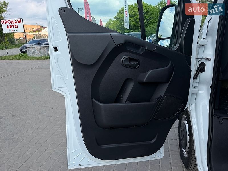 Вантажний фургон Renault Master 2022 в Бердичеві