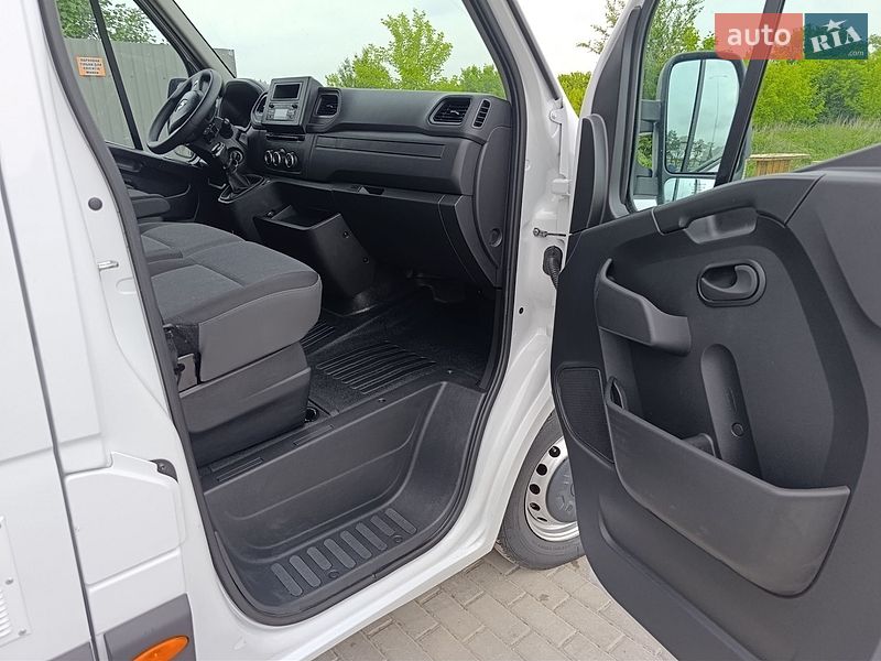 Вантажний фургон Renault Master 2020 в Радехові