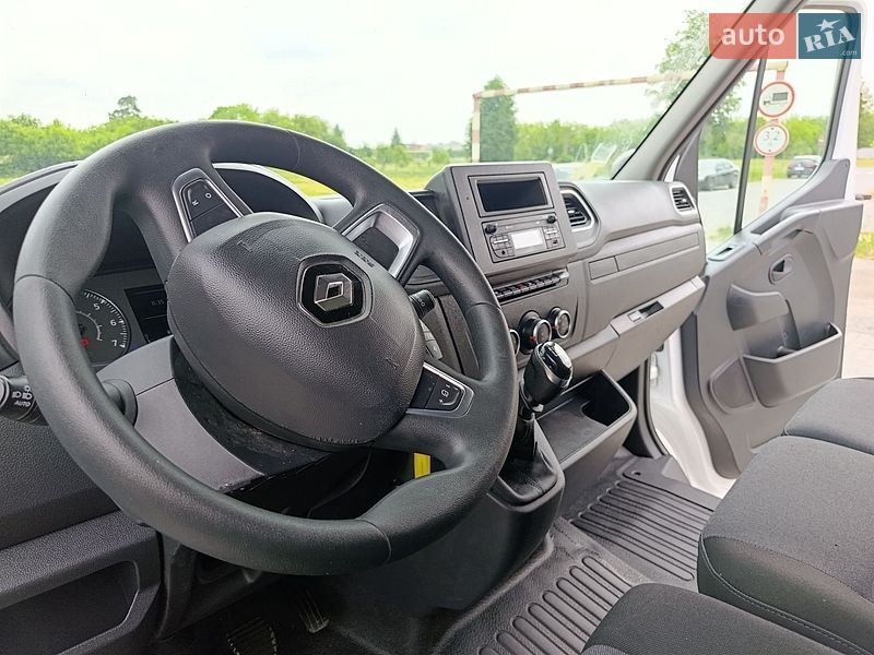 Вантажний фургон Renault Master 2020 в Радехові