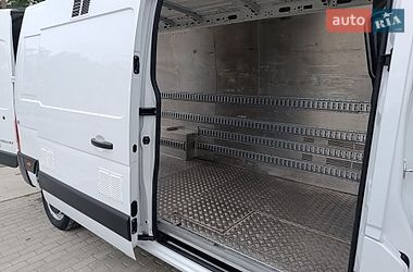 Вантажний фургон Renault Master 2020 в Радехові
