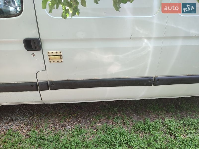 Грузовой фургон Renault Master 2000 в Кропивницком