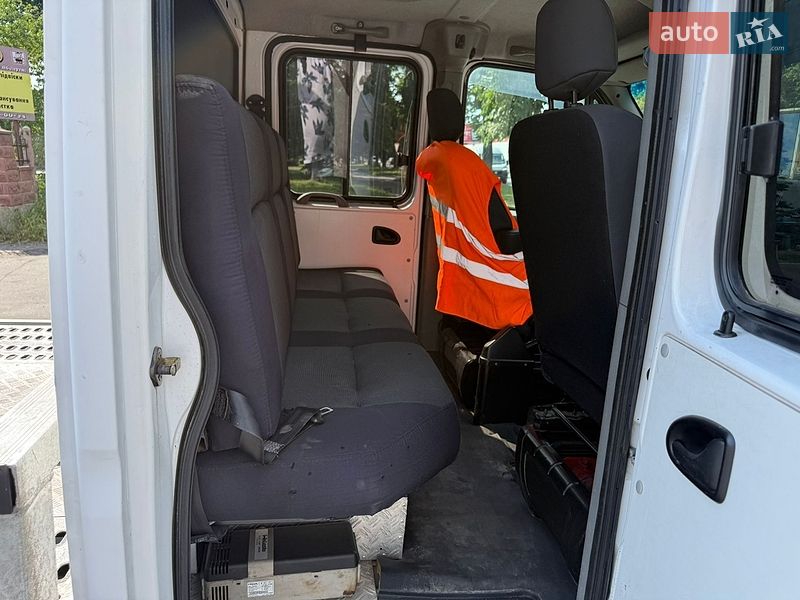 Евакуатор Renault Master 2005 в Рівному