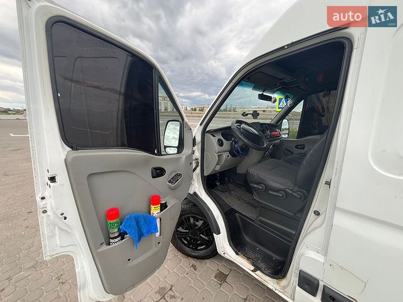 Грузовой фургон Renault Master 2008 в Львове