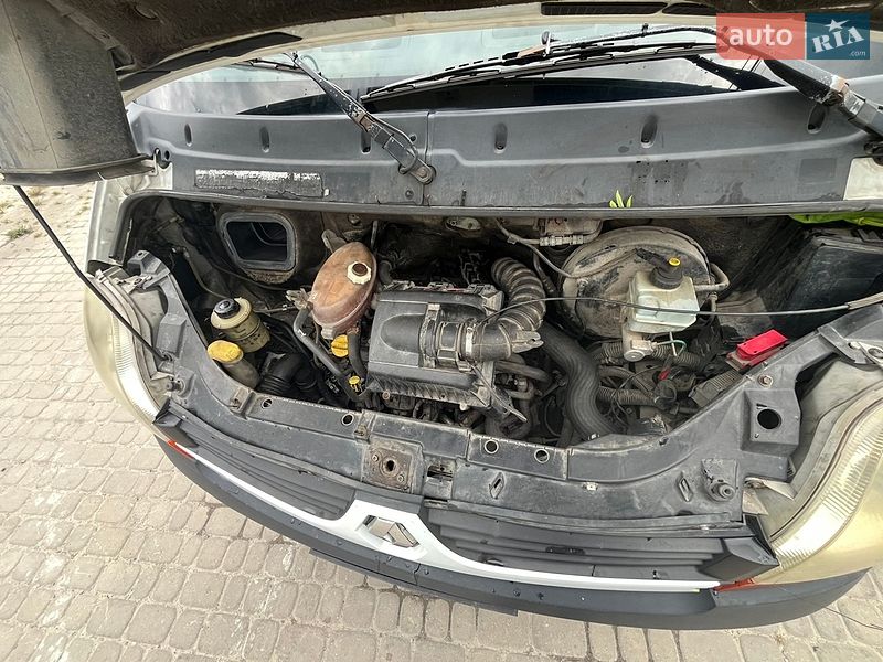 Грузовой фургон Renault Master 2008 в Львове
