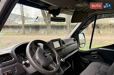 Грузовой фургон Renault Master 2022 в Путиле