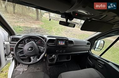 Грузовой фургон Renault Master 2022 в Путиле