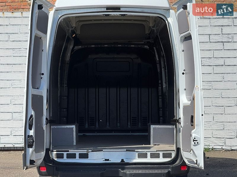 Грузовой фургон Renault Master 2024 в Киеве